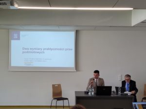 mgr Wojciech Rzepiński podczas swojego wystąpienia na Zjeździe Młodych Teoretykow i Filozofów Prawa